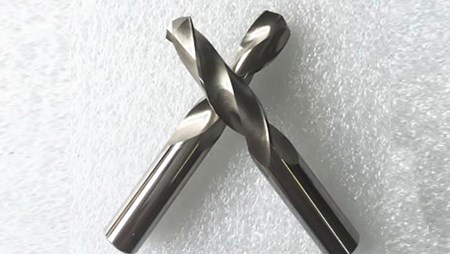 硬質(zhì)合金鉆頭的特點(diǎn)和使用注意事項